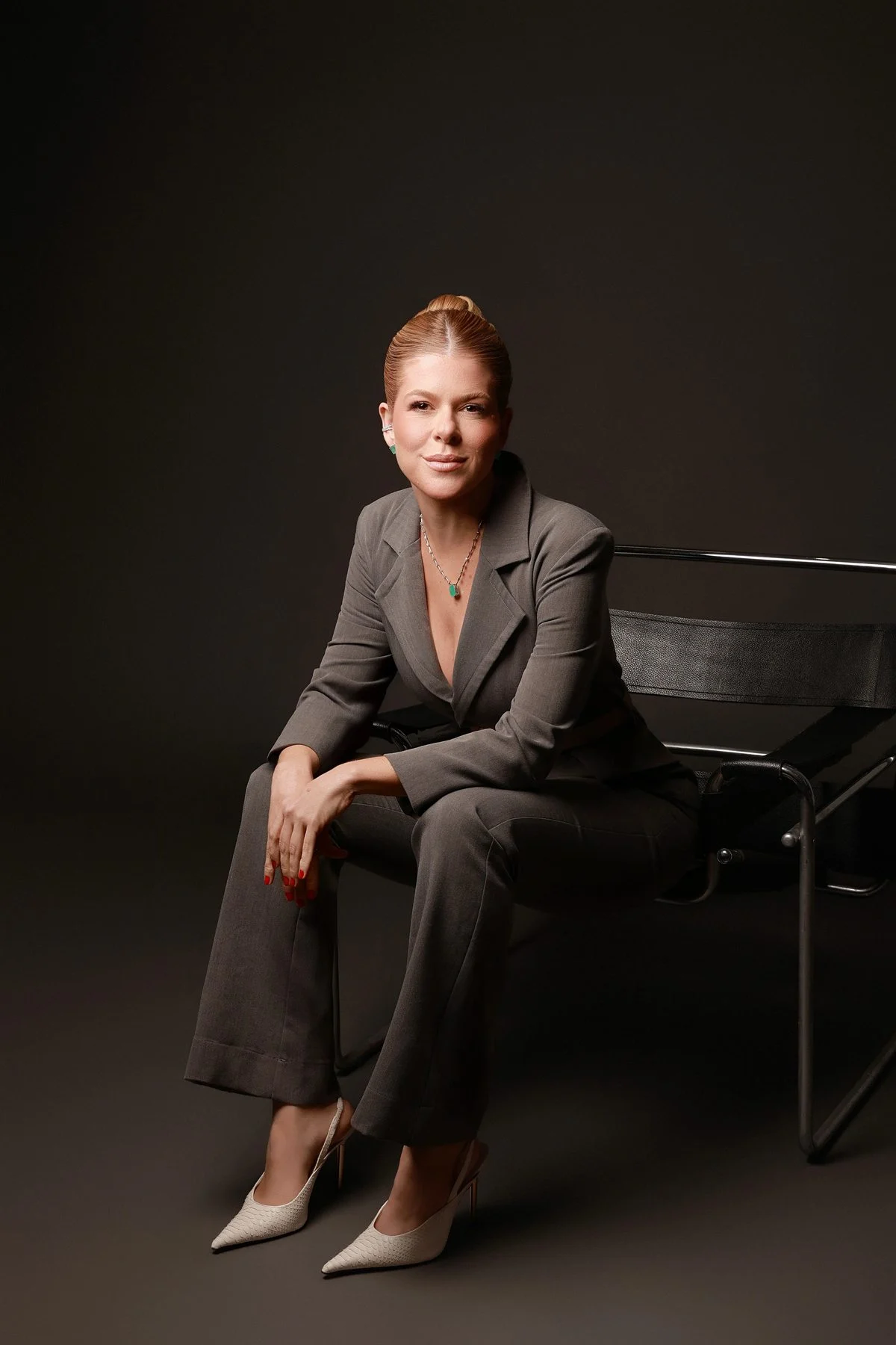 Retrato da Dra. Gabrielle Mendonça, dermatologista